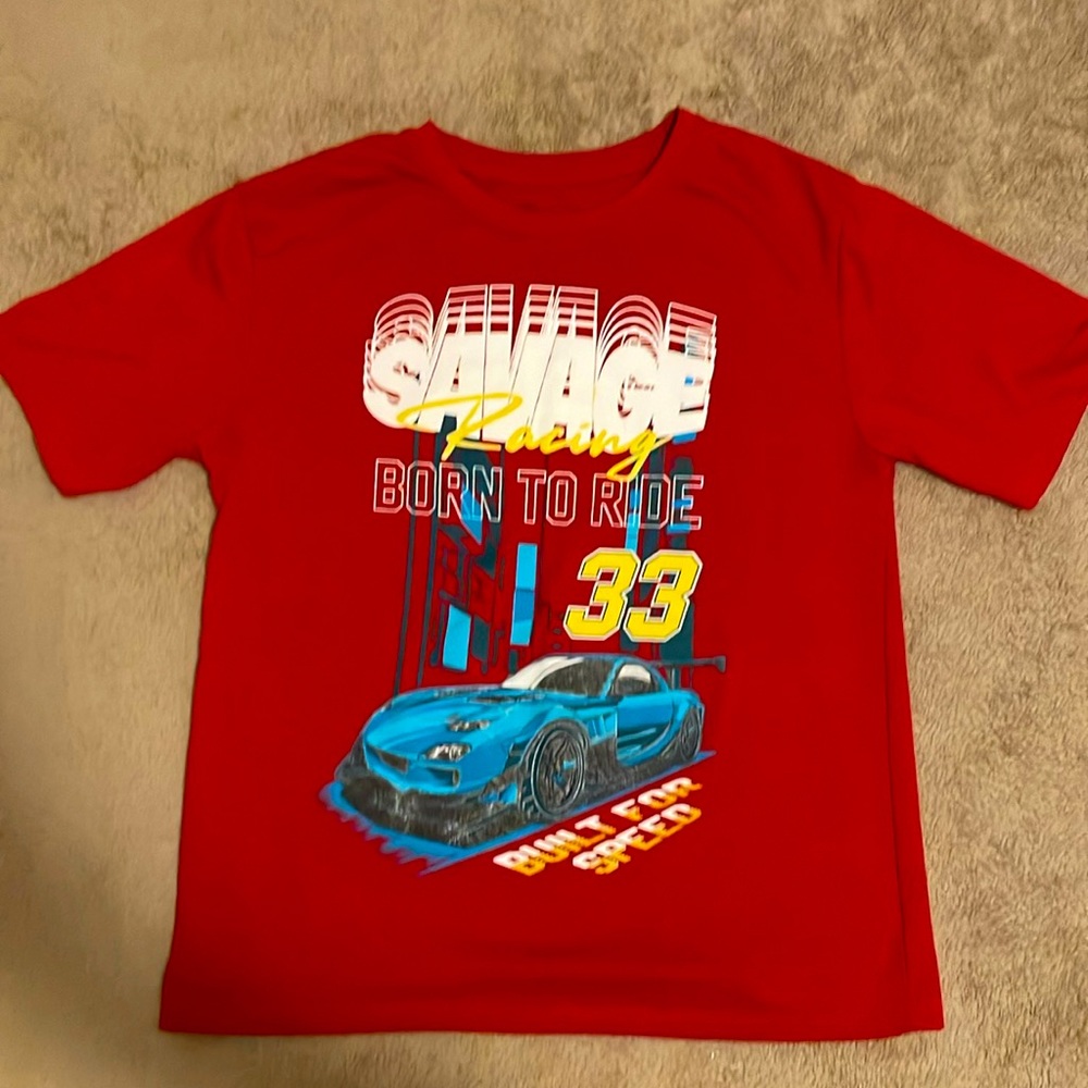 GSTR nice looking red T-shirt cool looking race car.